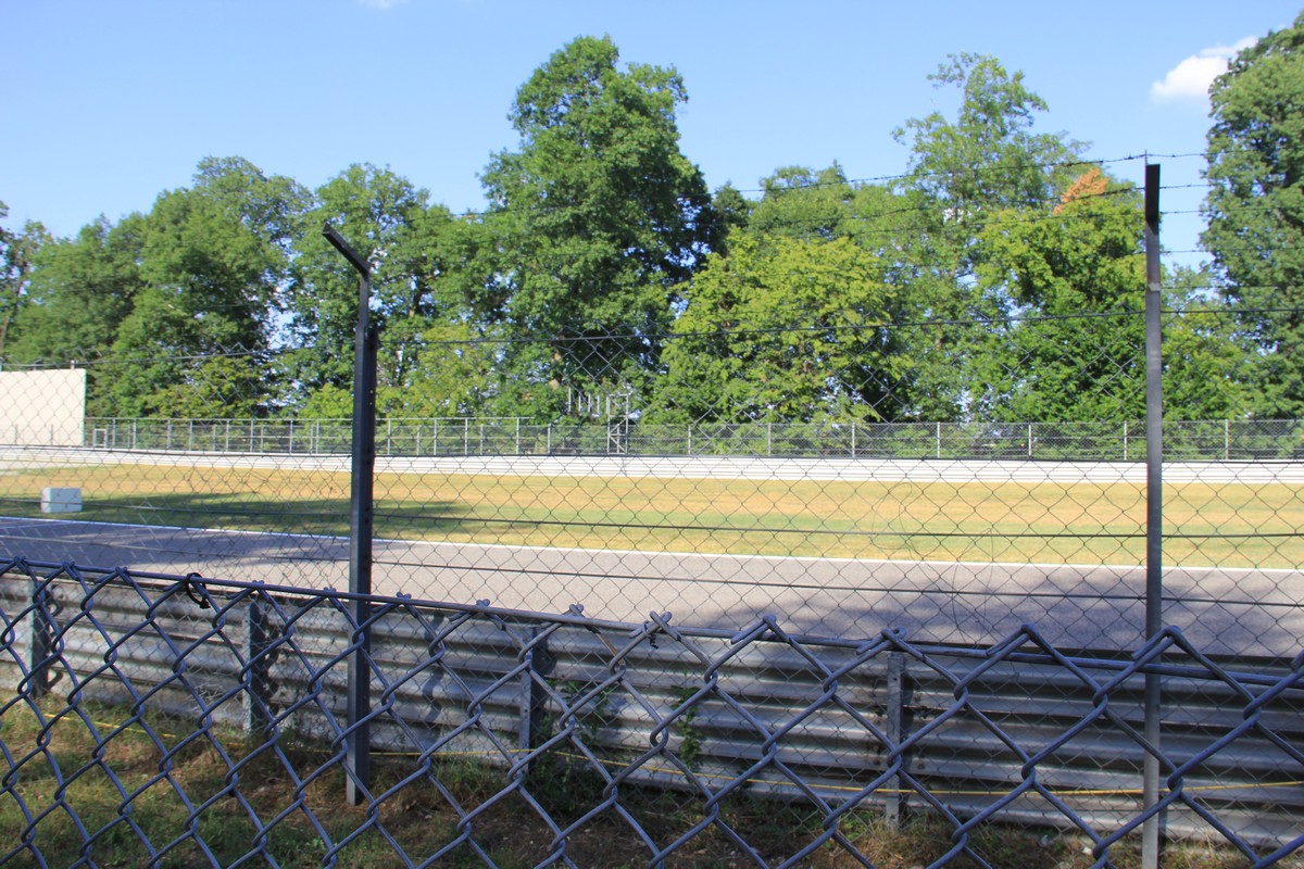 Autodromo di Monza - La visuale della pista dalle zone circolare prato